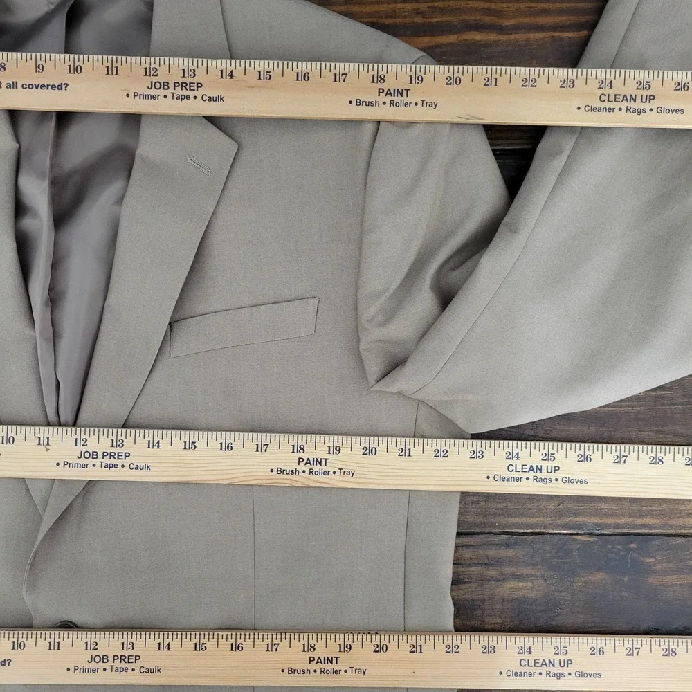 Andrew Fezza‎ Men's Sport Coat Blazer Two Button Beige Polyester Blend Size 44L